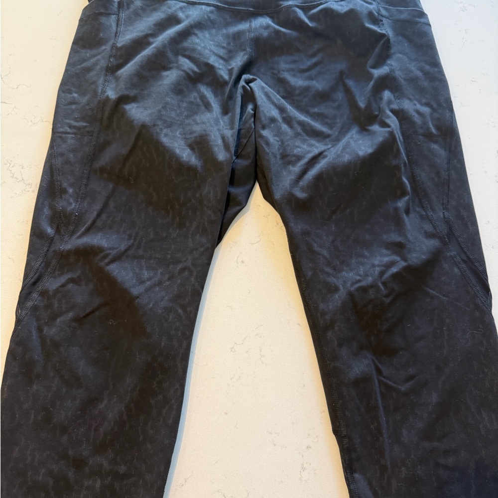 Old Navy Cropped Black Animal Print Leggings